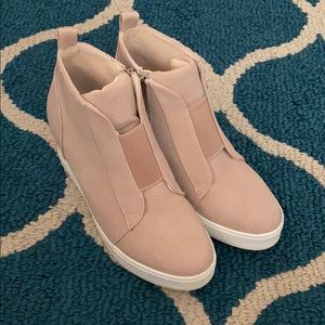Wedge sneakers